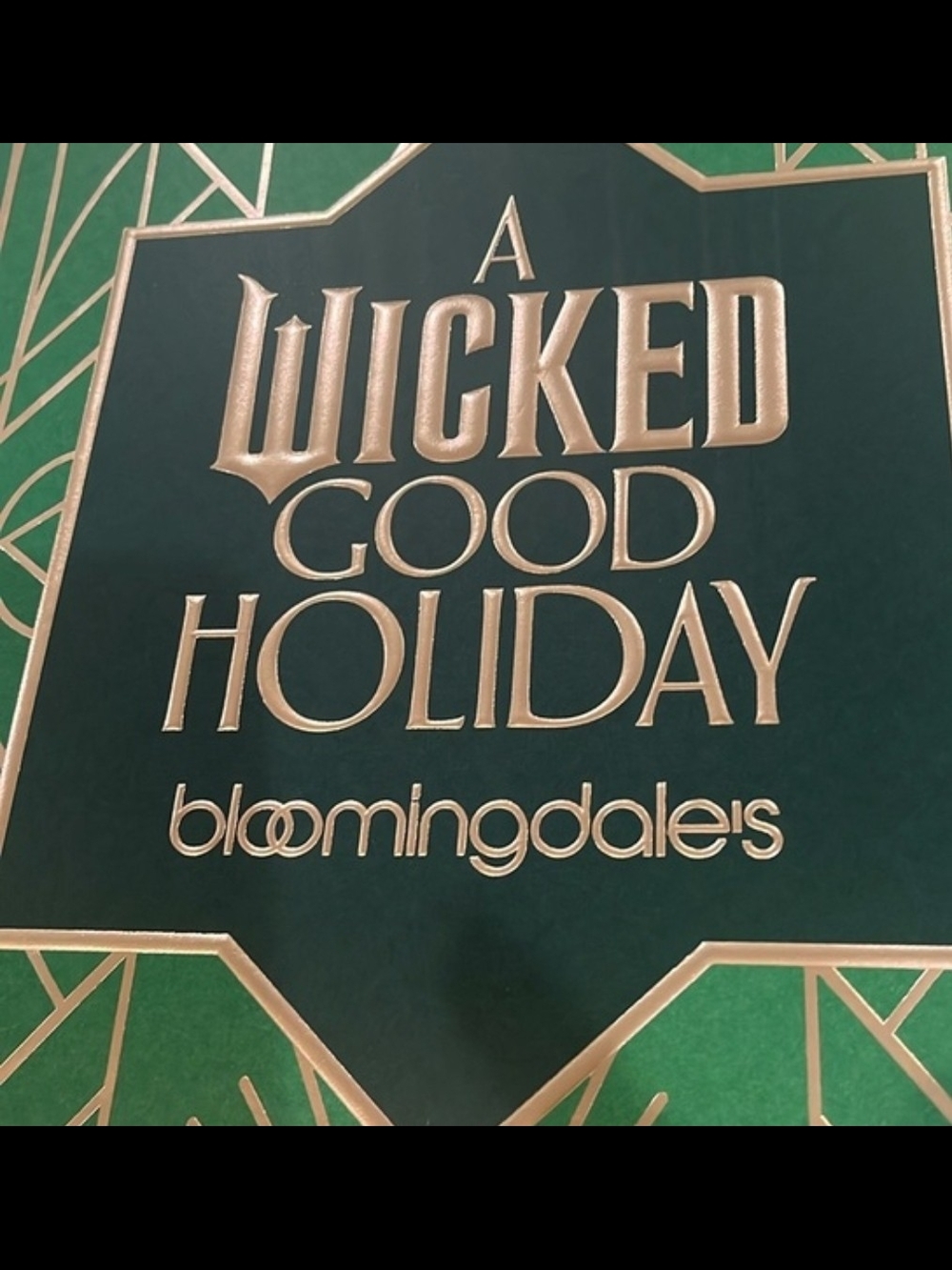 Wicked Bloomingdale's Green & Gold Holiday Gift Bag x2